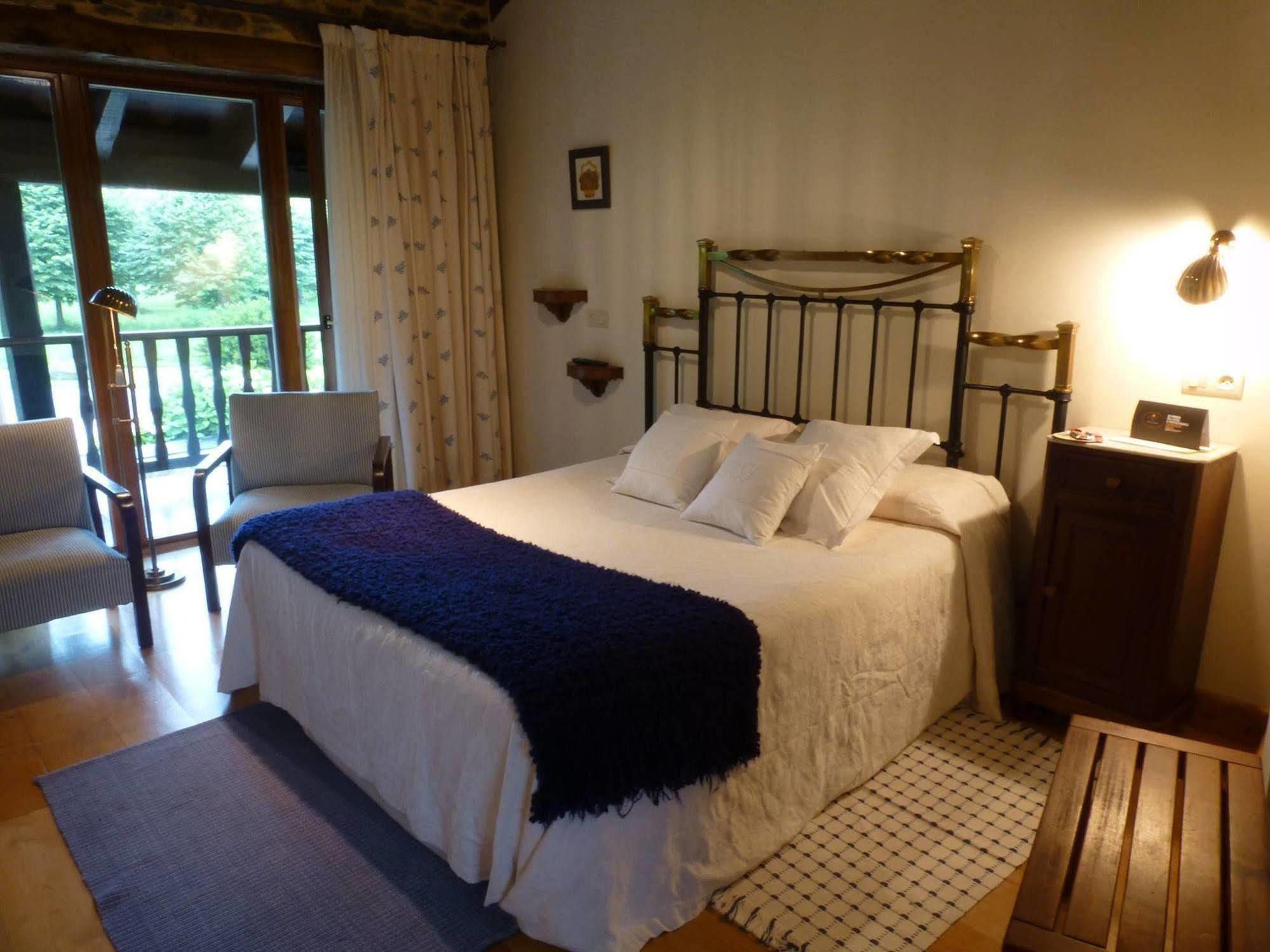 Casa Peleyon Bed and Breakfast Castropol Buitenkant foto