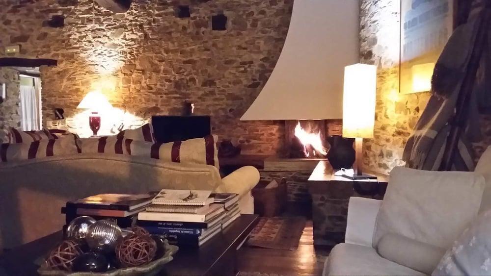 Casa Peleyon Bed and Breakfast Castropol Buitenkant foto
